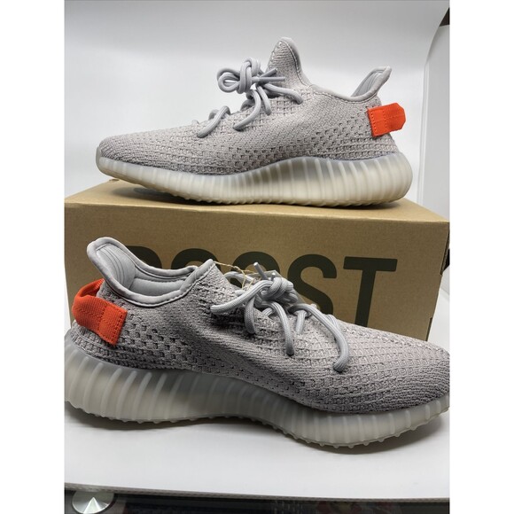 Men\'s Brand New Yeezy Boost 350 V2 \'Tail Light\' Sneakers FX9017 Size 10 main image 5